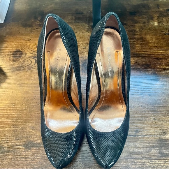 BCBGeneration Black Platform Heels - Size 8 - Picture 3 of 8
